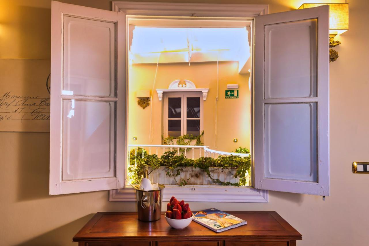 The Town House (adults Only)